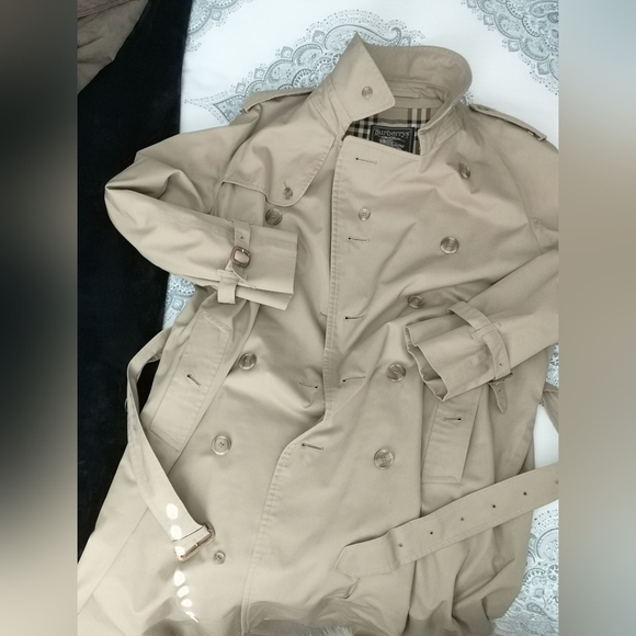 Burberry Kensington Trench - Picture 3 of 4